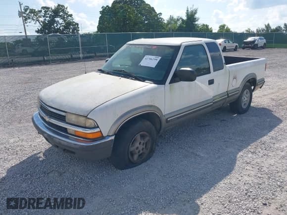✅ 1999 Chevrolet S-10 LS • VIN: 1GCDT19X1X8173469 • Лот: 42706299. Опубликован ранее на IAAI с пробегом 239 465 миль. Бесплатный доступ к архиву аукционных продаж из США и подробный отчёт об истории автомобиля на DreamBid. Изображение 2.