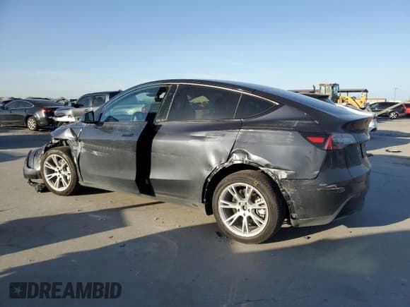 ✅ 2024 Tesla Model Y Long Range • VIN: 7SAYGDEE7RA276099 • Лот: 49843865. Опубликован ранее на Copart с пробегом Не указан. Бесплатный доступ к архиву аукционных продаж из США и подробный отчёт об истории автомобиля на DreamBid. Изображение 2.