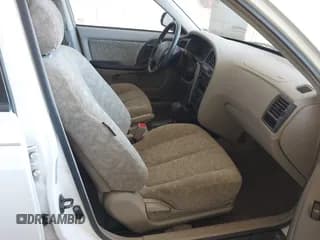 ✅ 2001 Hyundai Elantra GLS • VIN: KMHDN45DX1U093184 • Lot: 42209309. Wystawiony na IAAI z przebiegiem 84 785 mil. Bezpłatny archiwum sprzedaży aukcyjnych z USA i szczegółowy raport historii pojazdu na DreamBid. Zdjęcie 5.