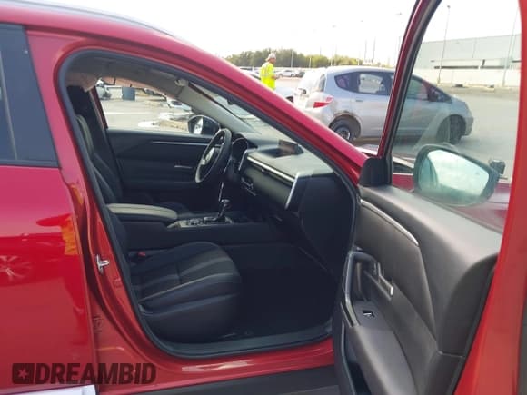 ✅ 2024 Mazda CX-50 S Preferred • VIN: 7MMVABBM2RN207262 • Lot: 43176843. Wystawiony na IAAI z przebiegiem 14 908 mil. Bezpłatny archiwum sprzedaży aukcyjnych z USA i szczegółowy raport historii pojazdu na DreamBid. Zdjęcie 5.