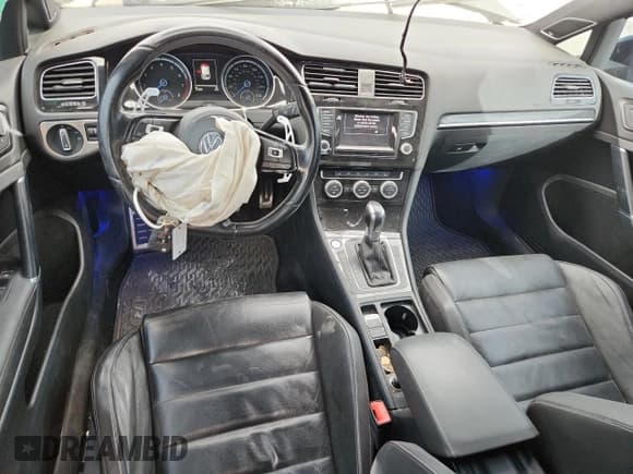 ✅ 2015 Volkswagen Golf R • VIN: WVWLF7AUXFW222878 • Lot: 81098525. Wystawiony na Copart z przebiegiem 72 205 mil. Bezpłatny archiwum sprzedaży aukcyjnych z USA i szczegółowy raport historii pojazdu na DreamBid. Zdjęcie 8.