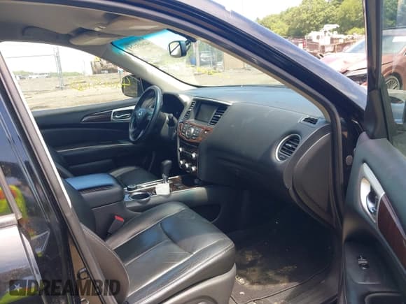 ✅ 2013 Nissan Pathfinder SL • VIN: 5N1AR2MM6DC605689 • Lot: 42605125. Listed on IAAI with 172,516 mi. Free auction sales archive from the USA and detailed vehicle history report at DreamBid. Image 5.