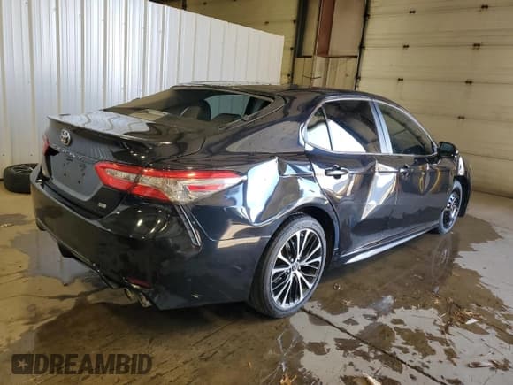 ✅ 2018 Toyota Camry SE • VIN: 4T1B11HK0JU119030 • Lot: 93021575. Listed on Copart with 79,203 mi. Free auction sales archive from the USA and detailed vehicle history report at DreamBid. Image 3.