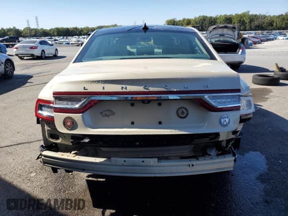 ✅ 2018 Lincoln Continental Reserve • VIN: 1LN6L9NP4J5601133 • Lot: 86799135. Wystawiony na Copart z przebiegiem 93 464 mil. Bezpłatny archiwum sprzedaży aukcyjnych z USA i szczegółowy raport historii pojazdu na DreamBid. Zdjęcie 6.