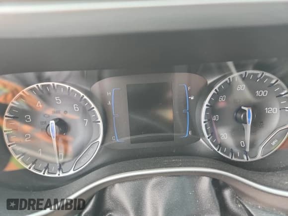 ✅ 2020 Chrysler Voyager LXi • VIN: 2C4RC1DG2LR197517 • Lot: 87205495. Wystawiony na Copart z przebiegiem Nie podano. Bezpłatny archiwum sprzedaży aukcyjnych z USA i szczegółowy raport historii pojazdu na DreamBid. Zdjęcie 9.