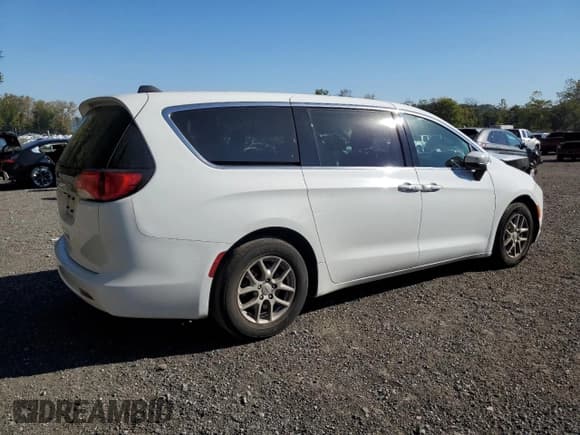 ✅ 2023 Chrysler Voyager LX • VIN: 2C4RC1CGXPR568267 • Lot: 81975925. Wystawiony na Copart z przebiegiem 38 387 mil. Bezpłatny archiwum sprzedaży aukcyjnych z USA i szczegółowy raport historii pojazdu na DreamBid. Zdjęcie 3.