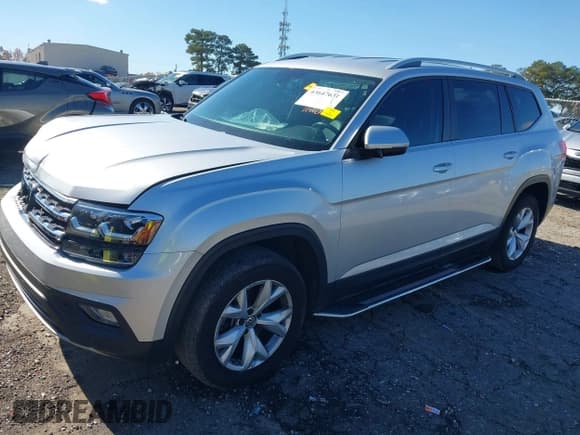 ✅ 2018 Volkswagen Atlas SE • VIN: 1V2CR2CA4JC552635 • Lot: 43647631. Wystawiony na IAAI z przebiegiem 93 186 mil. Bezpłatny archiwum sprzedaży aukcyjnych z USA i szczegółowy raport historii pojazdu na DreamBid. Zdjęcie 2.
