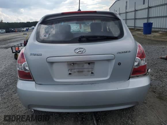 2010 Hyundai Accent GS z VIN KMHCM3AC6AU157310, wystawiony jako Copart lot #71661084 z przebiegiem 185 132 mil mil oraz Szkoda całkowita • Salvage title. Historia ofert i sprzedaży dostępna na DreamBid. Obrazek 6.