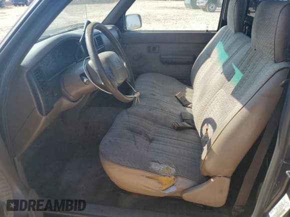 ✅ 1997 Toyota Tacoma • VIN: 4TANL42N2VZ311926 • Lot: 80840185. Wystawiony na Copart z przebiegiem 261 894 mil. Bezpłatny archiwum sprzedaży aukcyjnych z USA i szczegółowy raport historii pojazdu na DreamBid. Zdjęcie 7.