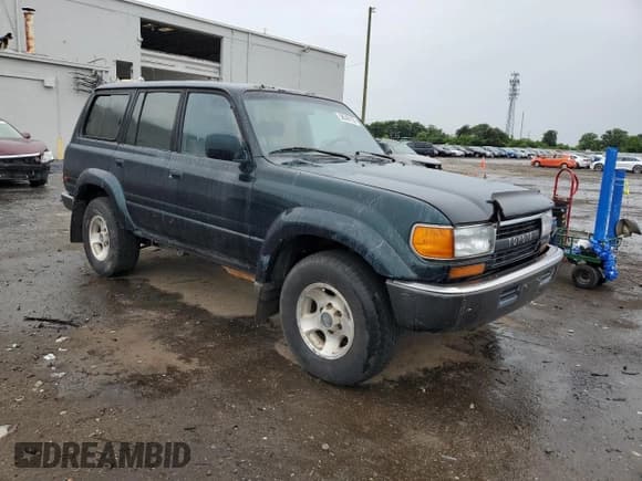 ✅ 1994 Toyota Land Cruiser • VIN: JT3DJ81W5R0086875 • Лот: 58249155. Опубликован ранее на Copart с пробегом 303 565 миль. Бесплатный доступ к архиву аукционных продаж из США и подробный отчёт об истории автомобиля на DreamBid. Изображение 4.
