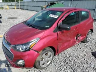 2019 Chevrolet Spark LS z VIN KL8CB6SA3KC813228, wystawiony jako Copart lot #57349905 z przebiegiem Nie podano mil oraz Szkoda całkowita • Salvage title. Historia ofert i sprzedaży dostępna na DreamBid. Obrazek 1.