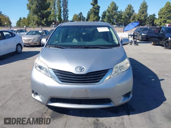 ✅ 2012 Toyota Sienna LE AAS • VIN: 5TDKK3DC0CS278679 • Lot: 43439357. Listed on IAAI with 145,783 mi. Free auction sales archive from the USA and detailed vehicle history report at DreamBid. Image 12.