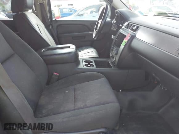 ✅ 2012 Chevrolet Tahoe Commercial • VIN: 1GNLC2E02CR315009 • Lot: 42525280. Wystawiony na IAAI z przebiegiem 232 254 mil. Bezpłatny archiwum sprzedaży aukcyjnych z USA i szczegółowy raport historii pojazdu na DreamBid. Zdjęcie 5.