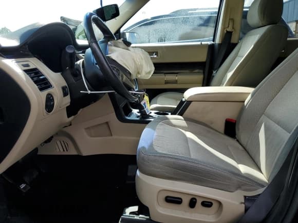 ✅ 2014 Ford Flex SEL • VIN: 2FMGK5C8XEBD13940 • Lot: 84225485. Listed on Copart with 177,757 mi. Free auction sales archive from the USA and detailed vehicle history report at DreamBid. Image 7.