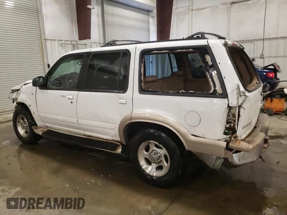 ✅ 2000 Ford Explorer Eddie Bauer • VIN: 1FMDU84P0YZC67167 • Лот: 85806684. Опубликован ранее на Copart с пробегом 156 411 миль. Бесплатный доступ к архиву аукционных продаж из США и подробный отчёт об истории автомобиля на DreamBid. Изображение 2.