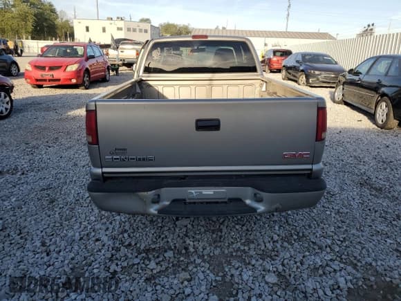 ✅ 2003 GMC Sonoma SLS • VIN: 1GTCS19X938285378 • Lot: 84918055. Listed on Copart with 58,042 mi. Free auction sales archive from the USA and detailed vehicle history report at DreamBid. Image 6.