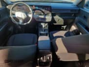 ✅ 2025 Hyundai Kona SEL • VIN: KM8HB3AB9SU312405 • Lot: 90354135. Wystawiony na Copart z przebiegiem 8 373 mil. Bezpłatny archiwum sprzedaży aukcyjnych z USA i szczegółowy raport historii pojazdu na DreamBid. Zdjęcie 8.