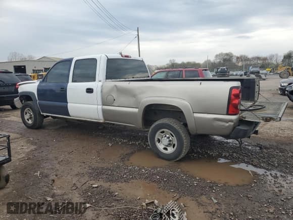 ✅ 2003 Chevrolet Silverado 1500 • VIN: 1GBHC23U73F173377 • Лот: 53089735. Опубликован ранее на Copart с пробегом 183 818 миль. Бесплатный доступ к архиву аукционных продаж из США и подробный отчёт об истории автомобиля на DreamBid. Изображение 2.