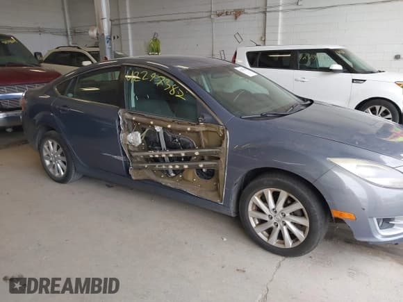 ✅ 2011 Mazda 6 i Touring • VIN: 1YVHZ8CH8B5M30433 • Lot: 42297382. Listed on IAAI with 261,637 mi. Free auction sales archive from the USA and detailed vehicle history report at DreamBid. Image 6.