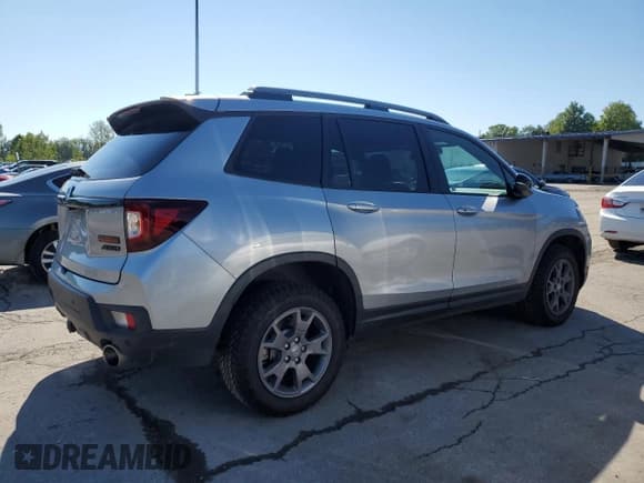 ✅ 2024 Honda Passport TrailSport • VIN: 5FNYF8H66RB001578 • Lot: 69749765. Wystawiony na Copart z przebiegiem 36 126 mil. Bezpłatny archiwum sprzedaży aukcyjnych z USA i szczegółowy raport historii pojazdu na DreamBid. Zdjęcie 3.