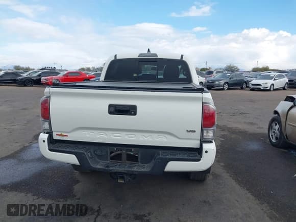 ✅ 2020 Toyota Tacoma SR5 • VIN: 3TMAZ5CN2LM133990 • Lot: 41423069. Wystawiony na IAAI z przebiegiem 56 184 mil. Bezpłatny archiwum sprzedaży aukcyjnych z USA i szczegółowy raport historii pojazdu na DreamBid. Zdjęcie 17.