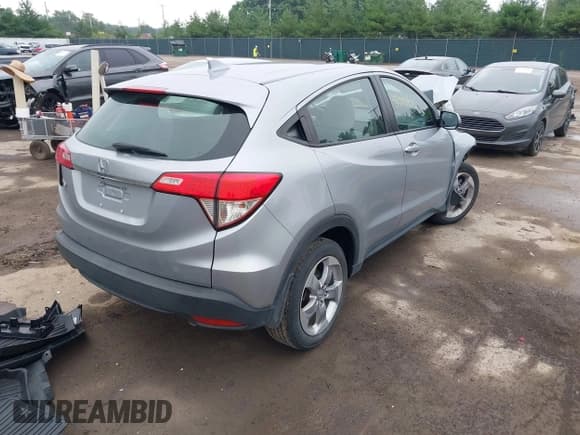 ✅ 2022 Honda HR-V LX • VIN: 3CZRU5H38NM724783 • Lot: 42844860. Wystawiony na IAAI z przebiegiem 33 255 mil. Bezpłatny archiwum sprzedaży aukcyjnych z USA i szczegółowy raport historii pojazdu na DreamBid. Zdjęcie 4.