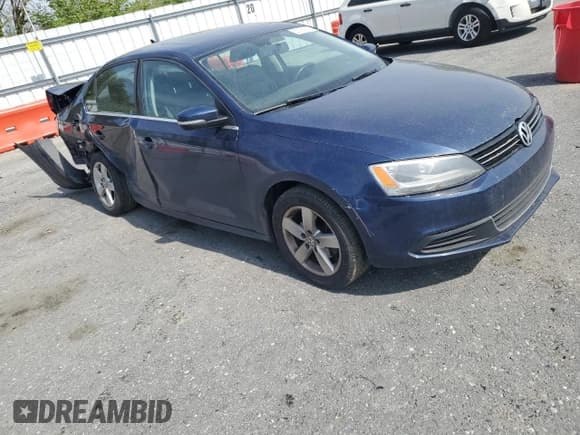 ✅ 2013 Volkswagen Jetta TDI w/Premium • VIN: 3VWLL7AJ9DM286905 • Lot: 53755935. Listed on Copart with 203,789 mi. Free auction sales archive from the USA and detailed vehicle history report at DreamBid. Image 4.