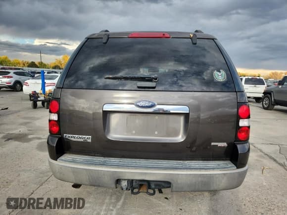 ✅ 2006 Ford Explorer XLT • VIN: 1FMEU73EX6UA58155 • Lot: 82289485. Wystawiony na Copart z przebiegiem 220 235 mil. Bezpłatny archiwum sprzedaży aukcyjnych z USA i szczegółowy raport historii pojazdu na DreamBid. Zdjęcie 6.