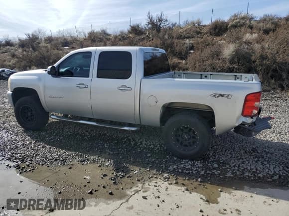 ✅ 2010 Chevrolet Silverado 1500 • VIN: 3GCXKTE26AG131905 • Lot: 46319925. Wystawiony na Copart z przebiegiem 194 686 mil. Bezpłatny archiwum sprzedaży aukcyjnych z USA i szczegółowy raport historii pojazdu na DreamBid. Zdjęcie 2.