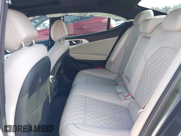 ✅ 2022 Genesis G70 3.3T • VIN: KMTG54TE6NU082865 • Lot: 42816818. Listed on IAAI with 26,352 mi. Free auction sales archive from the USA and detailed vehicle history report at DreamBid. Image 8.