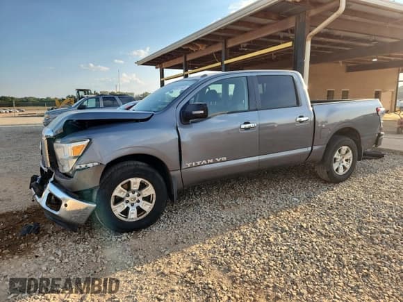 ✅ 2018 Nissan Titan SV • VIN: 1N6AA1E61JN503610 • Lot: 80651145. Wystawiony na Copart z przebiegiem 134 210 mil. Bezpłatny archiwum sprzedaży aukcyjnych z USA i szczegółowy raport historii pojazdu na DreamBid. Zdjęcie 1.