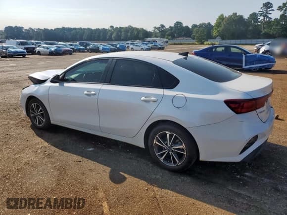 ✅ 2023 Kia Forte LXS • VIN: 3KPF24AD2PE507934 • Лот: 72007805. Опубликован ранее на Copart с пробегом 46 584 миль. Бесплатный доступ к архиву аукционных продаж из США и подробный отчёт об истории автомобиля на DreamBid. Изображение 2.