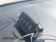 ✅ 2019 Hyundai Kona SE • VIN: KM8K12AA0KU268210 • Лот: 43262556. Опубликован ранее на IAAI с пробегом 86 696 миль. Бесплатный доступ к архиву аукционных продаж из США и подробный отчёт об истории автомобиля на DreamBid. Изображение 11.