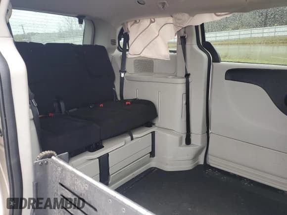 ✅ 2014 Dodge Grand Caravan SE • VIN: 2C4RDGBG1ER471425 • Lot: 90443765. Wystawiony na Copart z przebiegiem 63 031 mil. Bezpłatny archiwum sprzedaży aukcyjnych z USA i szczegółowy raport historii pojazdu na DreamBid. Zdjęcie 11.