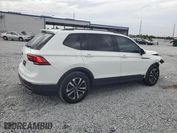 ✅ 2024 Volkswagen Tiguan S • VIN: 3VVRB7AX8RM107315 • Lot: 80452895. Wystawiony na Copart z przebiegiem 31 466 mil. Bezpłatny archiwum sprzedaży aukcyjnych z USA i szczegółowy raport historii pojazdu na DreamBid. Zdjęcie 3.