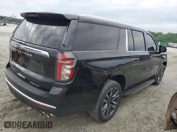 ✅ 2023 Chevrolet Suburban Premier • VIN: 1GNSCFKD4PR467132 • Lot: 57765515. Wystawiony na Copart z przebiegiem 25 934 mil. Bezpłatny archiwum sprzedaży aukcyjnych z USA i szczegółowy raport historii pojazdu na DreamBid. Zdjęcie 3.