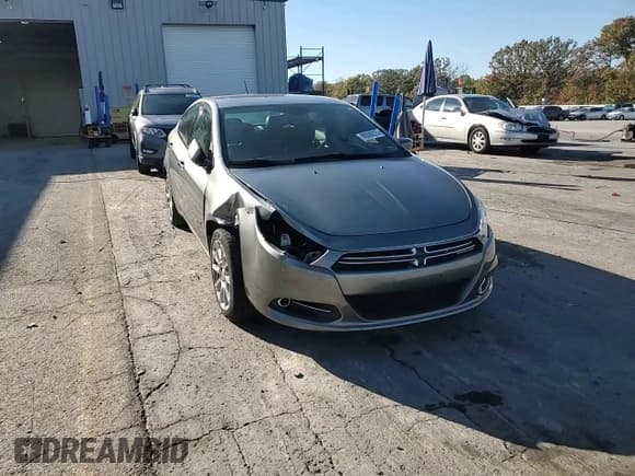 ✅ 2013 Dodge Dart Limited • VIN: 1C3CDFCA3DD185978 • Lot: 90088225. Wystawiony na Copart z przebiegiem 203 505 mil. Bezpłatny archiwum sprzedaży aukcyjnych z USA i szczegółowy raport historii pojazdu na DreamBid. Zdjęcie 14.