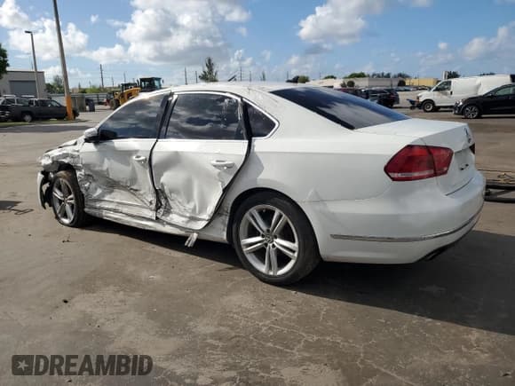 ✅ 2015 Volkswagen Passat SEL Premium • VIN: 1VWCS7A36FC066503 • Lot: 61176555. Listed on Copart with 92,944 mi. Free auction sales archive from the USA and detailed vehicle history report at DreamBid. Image 2.
