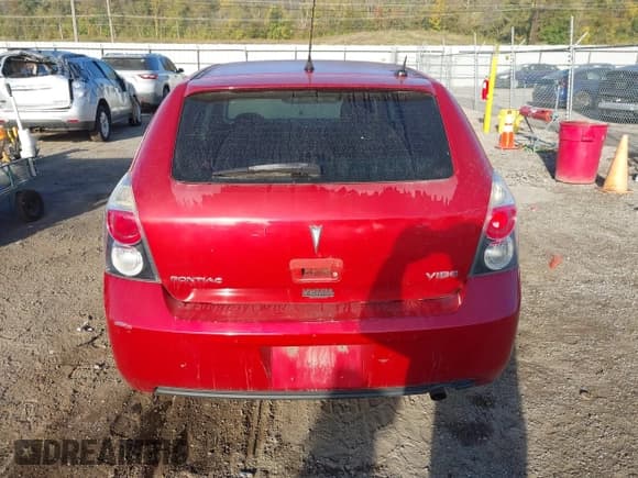 ✅ 2010 Pontiac Vibe 1SB • VIN: 5Y2SP6E08AZ419808 • Lot: 43532893. Wystawiony na IAAI z przebiegiem 180 254 mil. Bezpłatny archiwum sprzedaży aukcyjnych z USA i szczegółowy raport historii pojazdu na DreamBid. Zdjęcie 17.