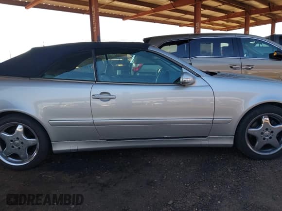 ✅ 2001 Mercedes-Benz CLK 320/430 • VIN: WDBLK65G01T070077 • Lot: 43783188. Wystawiony na IAAI z przebiegiem 151 353 mil. Bezpłatny archiwum sprzedaży aukcyjnych z USA i szczegółowy raport historii pojazdu na DreamBid. Zdjęcie 14.