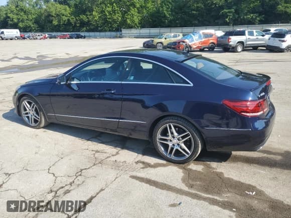 ✅ 2015 Mercedes-Benz E 400 • VIN: WDDKJ6HB1FF300141 • Лот: 67376985. Опубликован ранее на Copart с пробегом 67 955 миль. Бесплатный доступ к архиву аукционных продаж из США и подробный отчёт об истории автомобиля на DreamBid. Изображение 2.