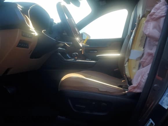 ✅ 2024 Mazda CX-90 S Premium Plus • VIN: JM3KKEHC9R1114687 • Lot: 65416005. Wystawiony na Copart z przebiegiem 40 693 mil. Bezpłatny archiwum sprzedaży aukcyjnych z USA i szczegółowy raport historii pojazdu na DreamBid. Zdjęcie 7.