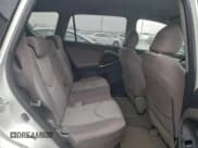 ✅ 2008 Toyota RAV4 • VIN: JTMBK33VX86045211 • Лот: 94819945. Опубликован ранее на Copart с пробегом 176 156 миль. Бесплатный доступ к архиву аукционных продаж из США и подробный отчёт об истории автомобиля на DreamBid. Изображение 11.