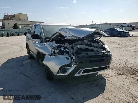 ✅ 2020 Mitsubishi Outlander ES • VIN: JA4AZ3A34LZ026860 • Лот: 85003215. Опубликован ранее на Copart с пробегом 105 045 миль. Бесплатный доступ к архиву аукционных продаж из США и подробный отчёт об истории автомобиля на DreamBid. Изображение 15.