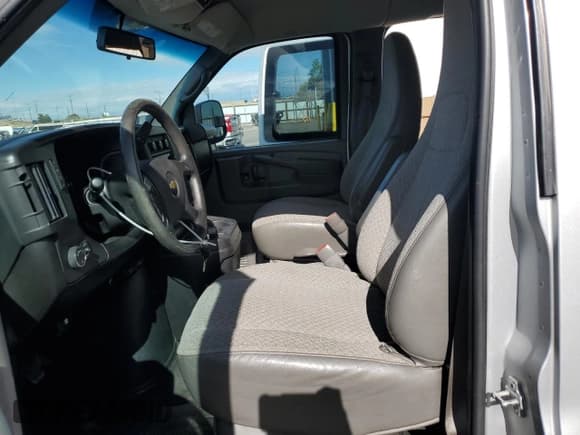 ✅ 2014 Chevrolet Express Passenger LT • VIN: 1GAZG1FG1E1181682 • Лот: 84753395. Опубликован ранее на Copart с пробегом 155 857 миль. Бесплатный доступ к архиву аукционных продаж из США и подробный отчёт об истории автомобиля на DreamBid. Изображение 7.