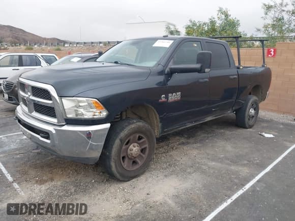 ✅ 2016 Ram 2500 Tradesman • VIN: 3C6UR5CL1GG107369 • Lot: 43366286. Wystawiony na IAAI z przebiegiem 219 761 mil. Bezpłatny archiwum sprzedaży aukcyjnych z USA i szczegółowy raport historii pojazdu na DreamBid. Zdjęcie 2.