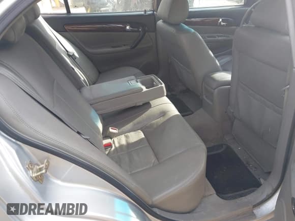 ✅ 2005 Suzuki Verona • VIN: KL5VM56L95B151414 • Lot: 43391503. Wystawiony na IAAI z przebiegiem 84 799 mil. Bezpłatny archiwum sprzedaży aukcyjnych z USA i szczegółowy raport historii pojazdu na DreamBid. Zdjęcie 8.