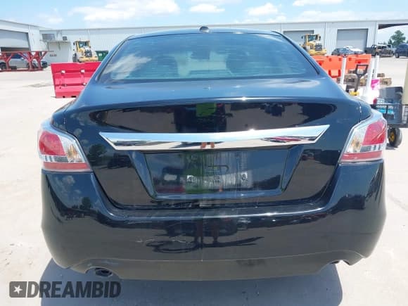 ✅ 2015 Nissan Altima S • VIN: 1N4AL3AP8FN377623 • Lot: 42993994. Listed on IAAI with 158,000 mi. Free auction sales archive from the USA and detailed vehicle history report at DreamBid. Image 16.
