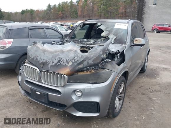 ✅ 2015 BMW X5 xDrive50i • VIN: 5UXKR6C50F0J76918 • Лот: 43696994. Опубликован ранее на IAAI с пробегом 141 000 миль. Бесплатный доступ к архиву аукционных продаж из США и подробный отчёт об истории автомобиля на DreamBid. Изображение 2.