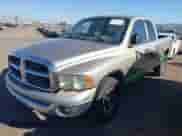 2003 Dodge 1500 ST z VIN 1D7HA18N03S145236, wystawiony jako IAAI lot #41534651 z przebiegiem 297 239 mil mil oraz . Historia ofert i sprzedaży dostępna na DreamBid. Obrazek 2.